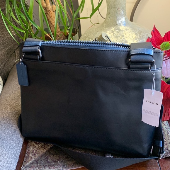 UNISEX -Authentic COACH Calf leather Logo zip top shoulder/Crosby - Picture 9 of 14